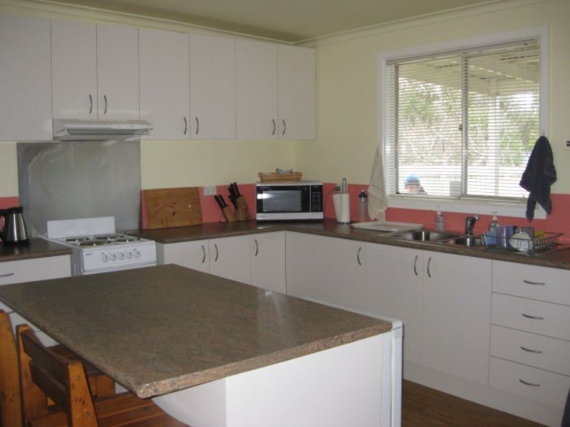 81 Broadway, Rosebud West VIC 3940