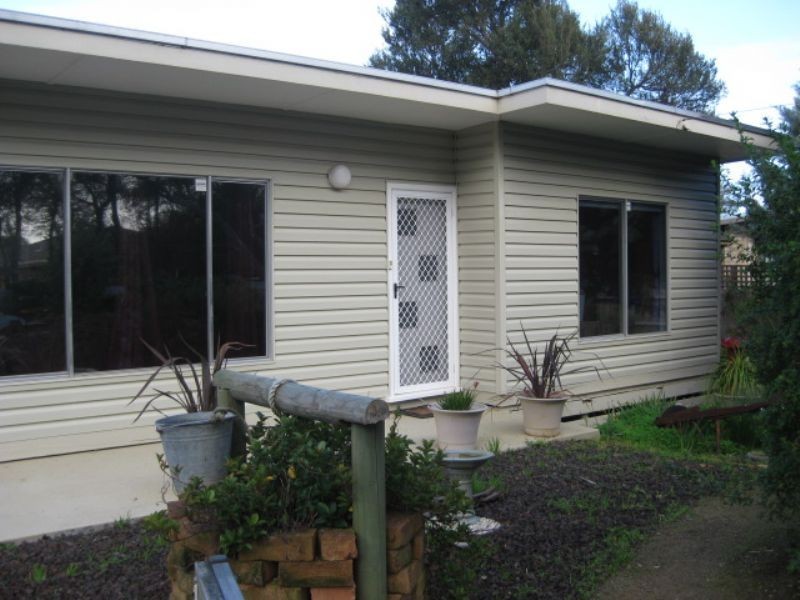81 Broadway, Rosebud West VIC 3940