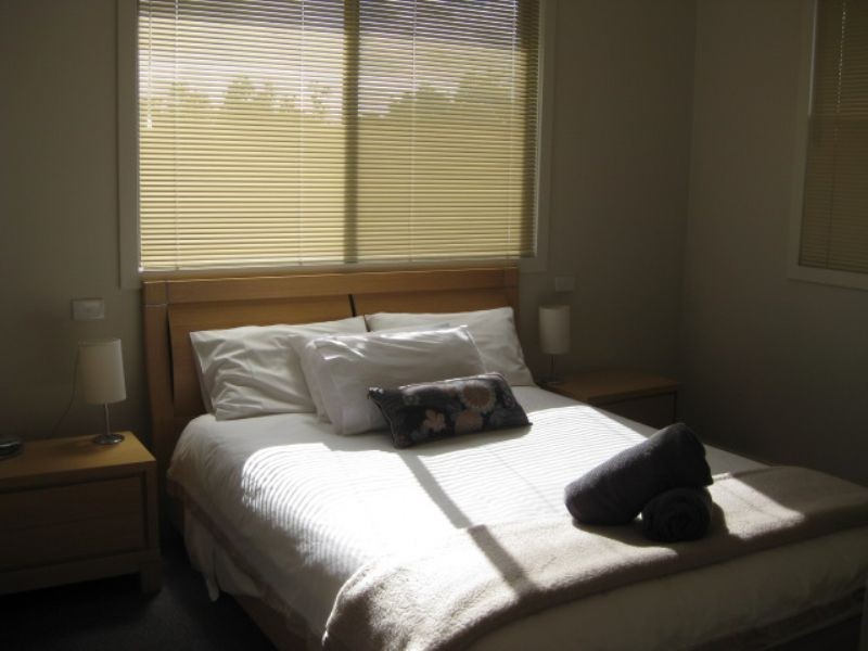 1/1 Adams Avenue, Rosebud VIC 3939