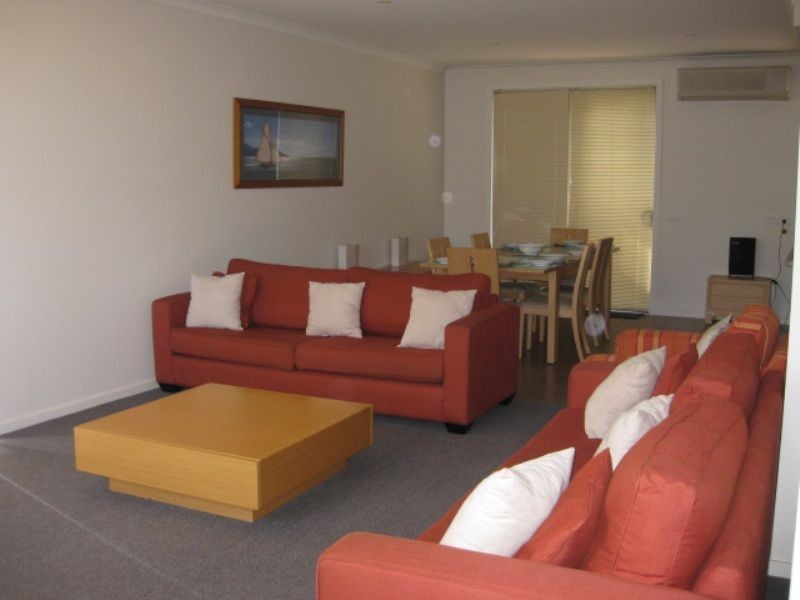 1/1 Adams Avenue, Rosebud VIC 3939