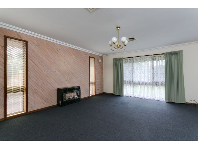 74 Leon Avenue, Rosebud VIC 3939