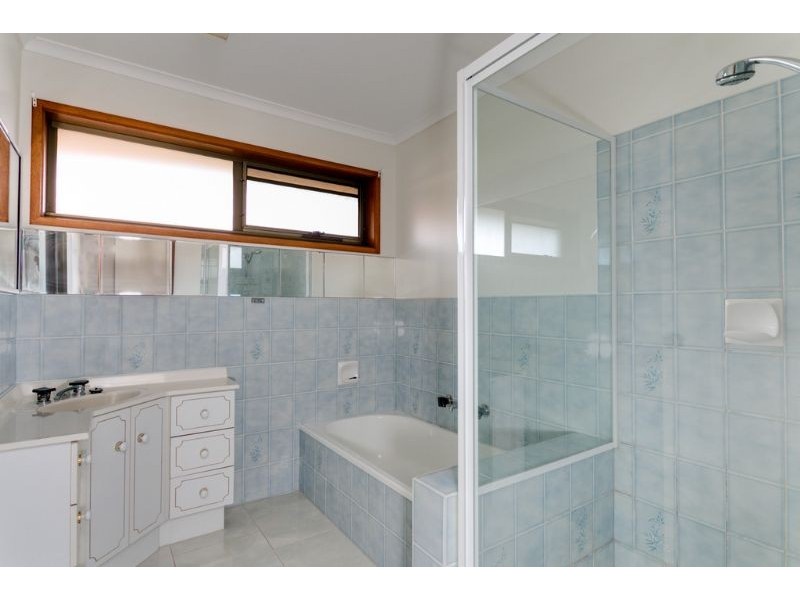 74 Leon Avenue, Rosebud VIC 3939