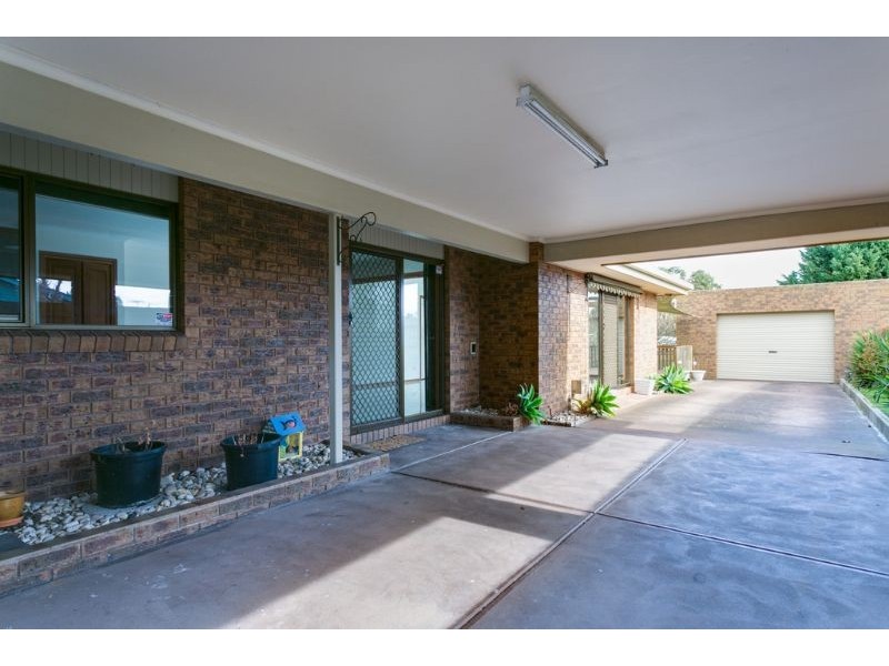 74 Leon Avenue, Rosebud VIC 3939