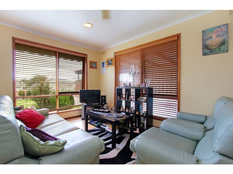 61 Fifth Avenue, Rosebud VIC 3939