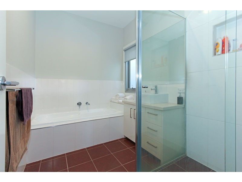 26 Ninth Avenue, Rosebud VIC 3939