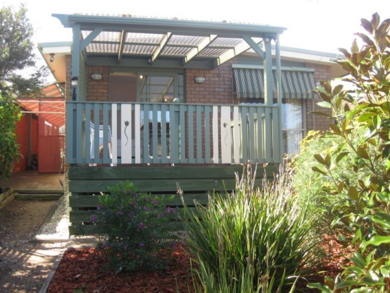 110 Fourth Avenue, Rosebud VIC 3939