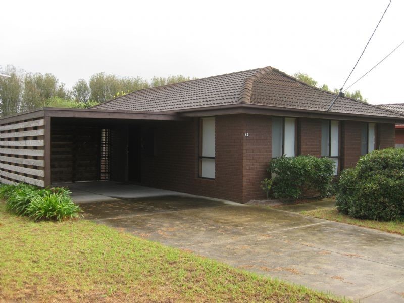 42 Flamingo Rd, Rosebud West VIC 3940