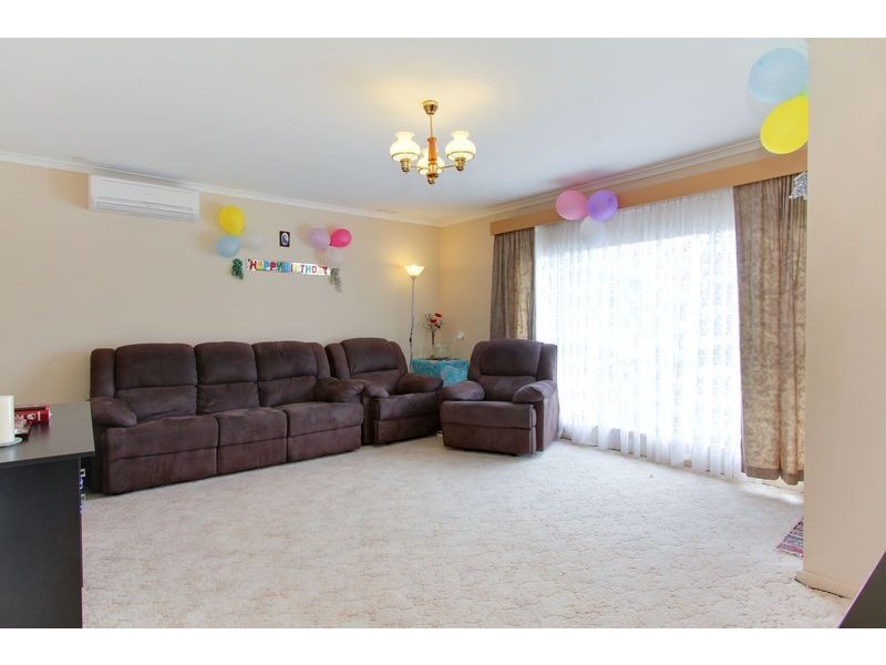 11 Cain Street, Rosebud West VIC 3940