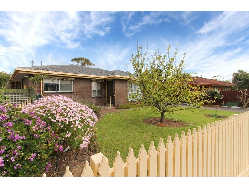 11 Cain Street, Rosebud West VIC 3940