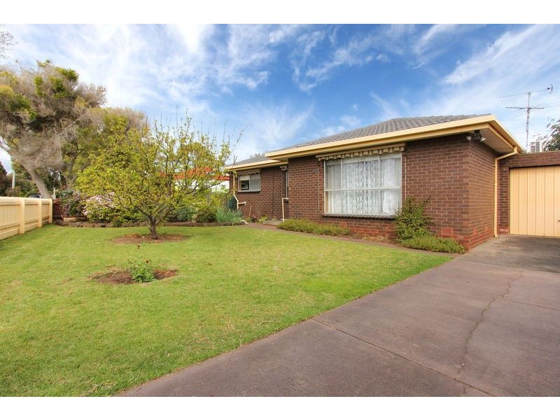 11 Cain Street, Rosebud West VIC 3940
