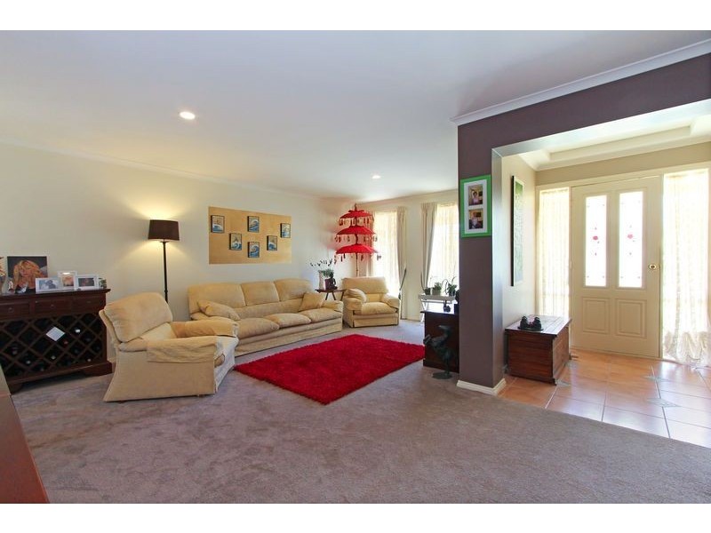 42 Hove Road, Rosebud VIC 3939