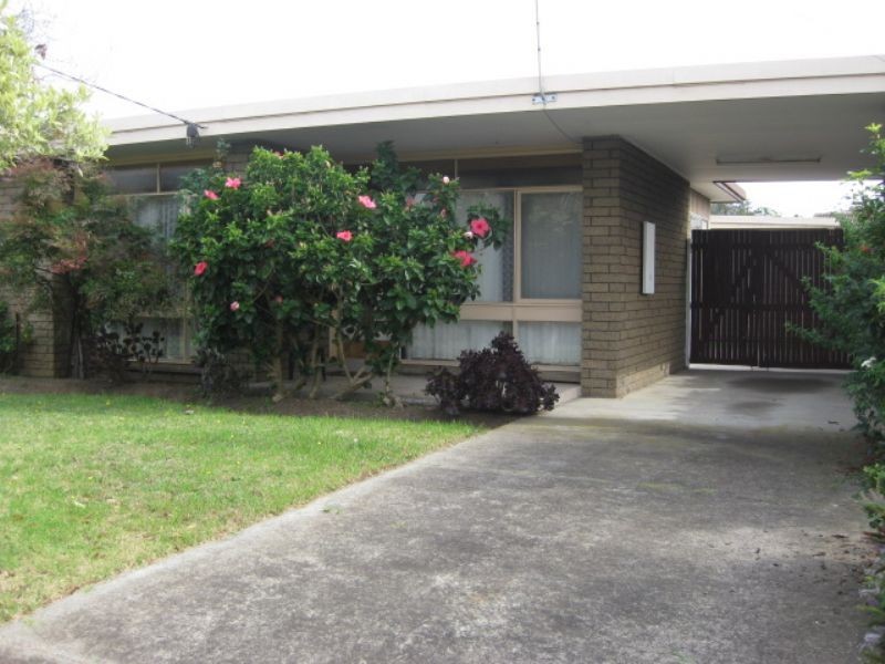 24 Balaka Street, Rosebud West VIC 3940