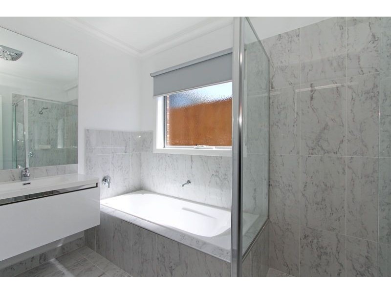 2/6 Gannett Avenue, Rosebud West VIC 3940