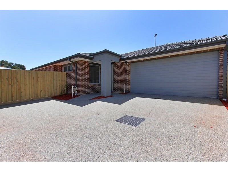 2/6 Gannett Avenue, Rosebud West VIC 3940
