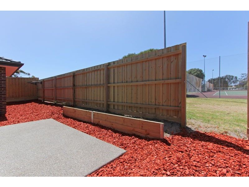 2/6 Gannett Avenue, Rosebud West VIC 3940