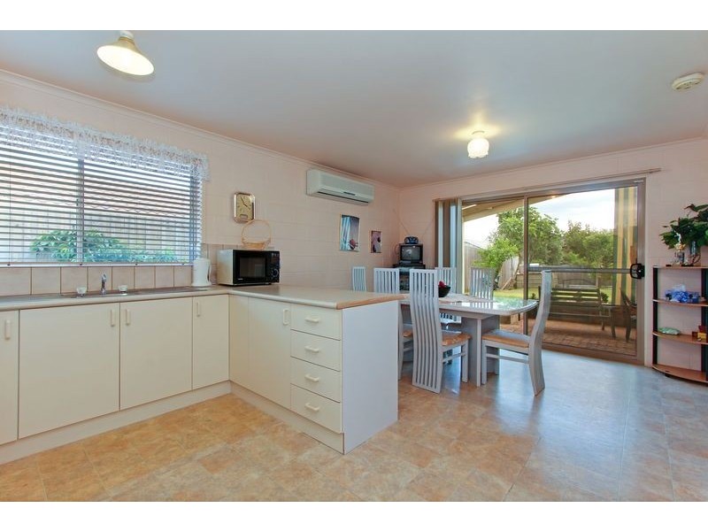 101 Fourth Avenue, Rosebud VIC 3939