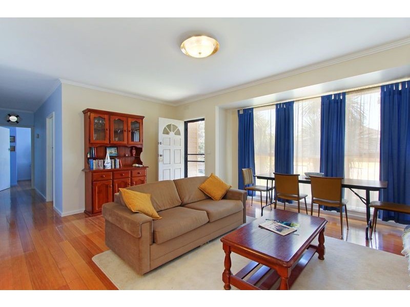 2 Ronlyn Street, Rosebud West VIC 3940