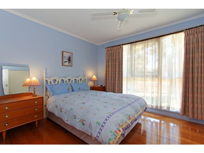 2 Ronlyn Street, Rosebud West VIC 3940