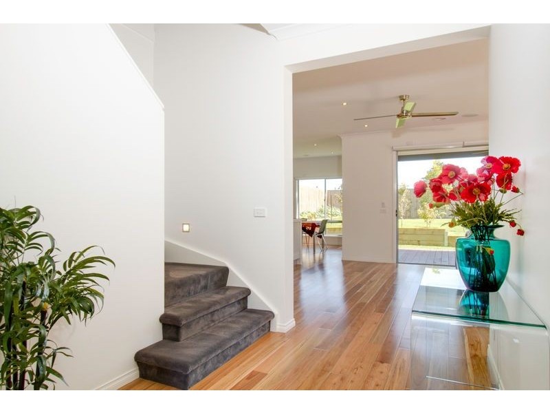 8 Gannett Avenue, Rosebud West VIC 3940