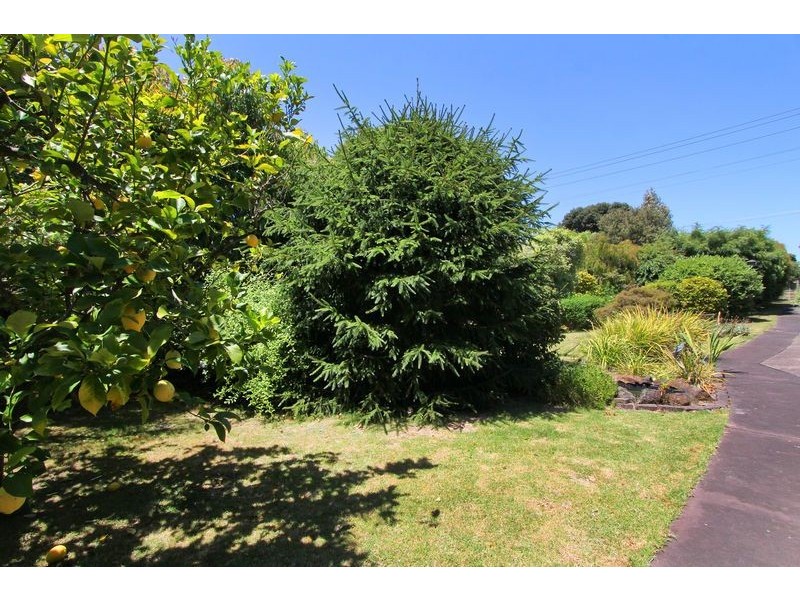 240 Eastbourne Road, Rosebud VIC 3939