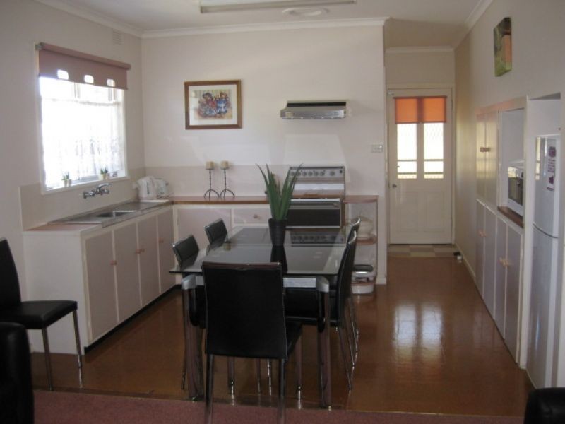 8 Ronlyn Street, Rosebud West VIC 3940