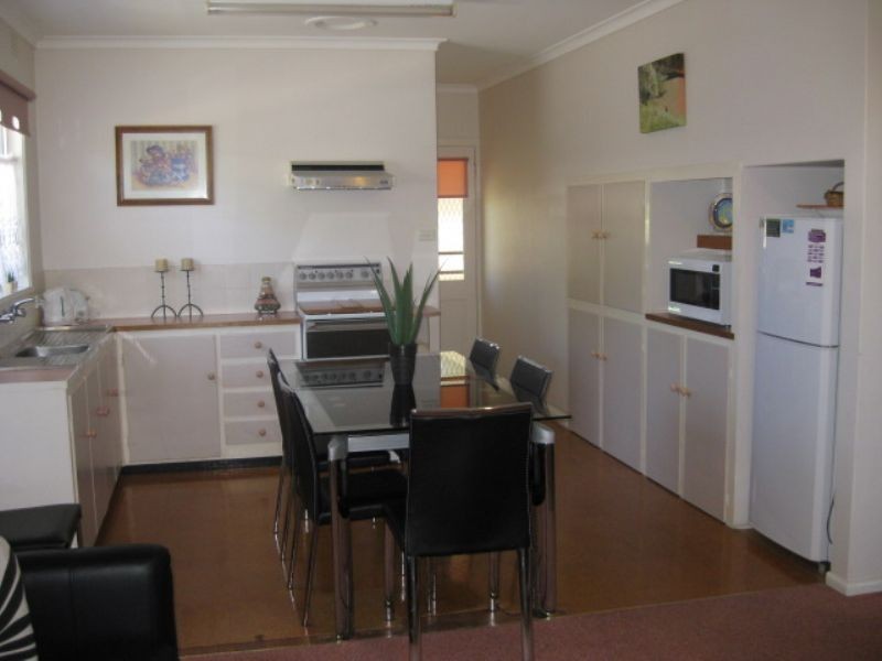 8 Ronlyn Street, Rosebud West VIC 3940