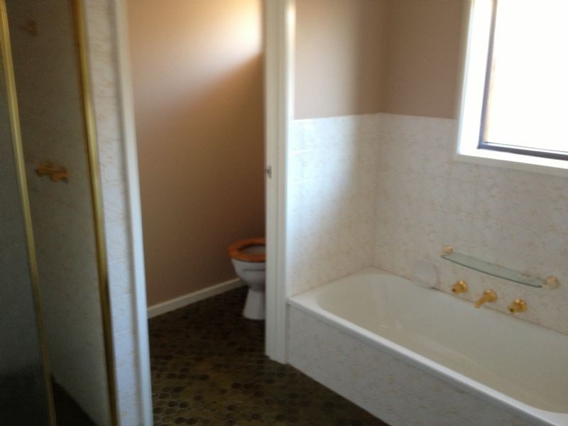 8 Harridge Street, Rosebud VIC 3939