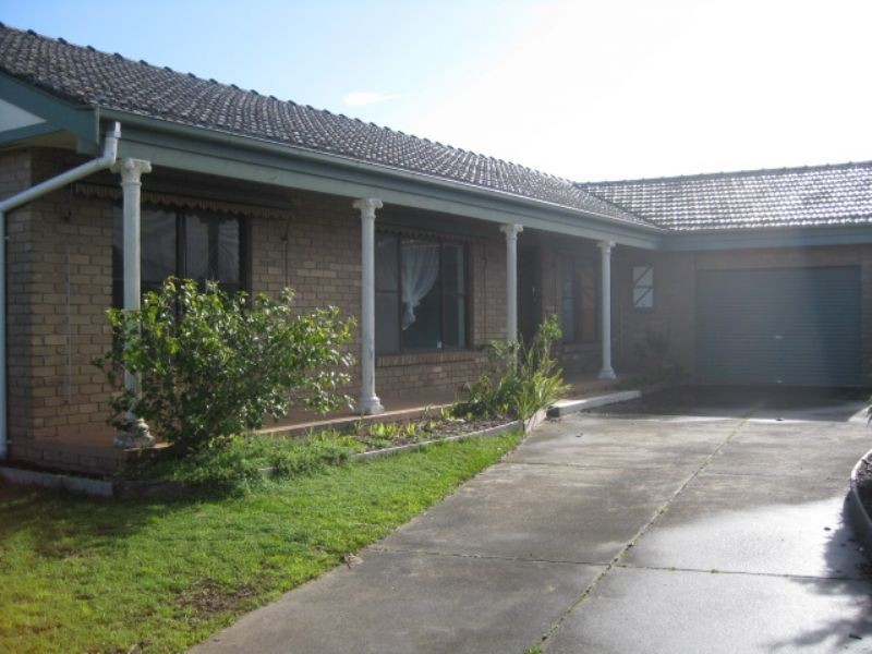 8 Harridge Street, Rosebud VIC 3939