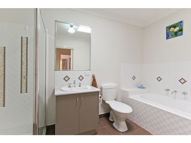 2/1 Windella Avenue, Rosebud VIC 3939