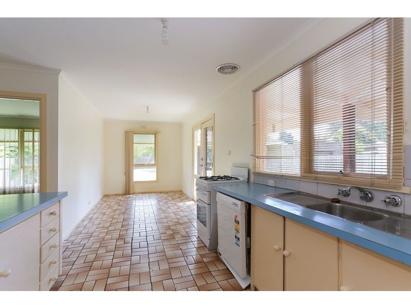 14 KENNINGTON ROAD, Rosebud VIC 3939