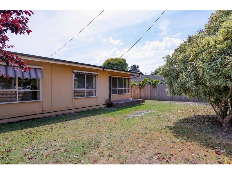 14 KENNINGTON ROAD, Rosebud VIC 3939