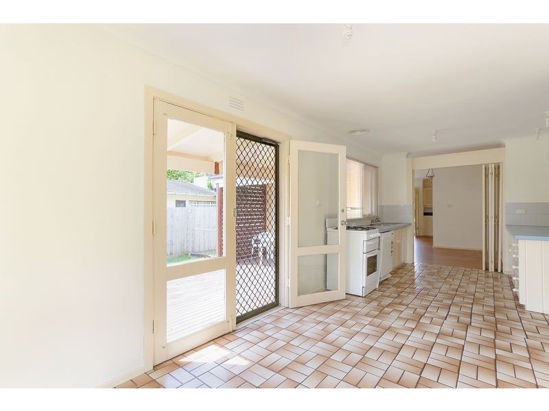 14 KENNINGTON ROAD, Rosebud VIC 3939