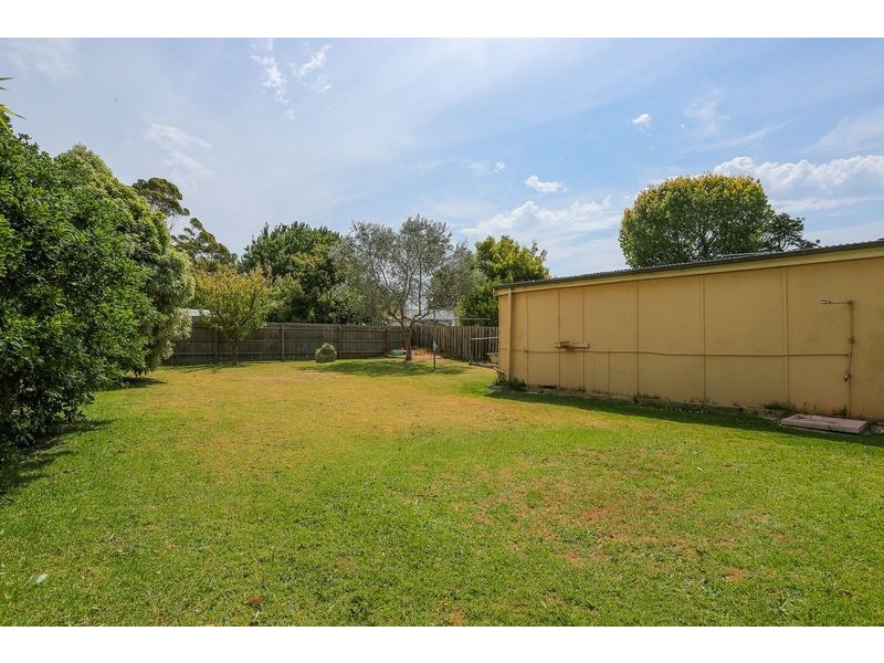14 KENNINGTON ROAD, Rosebud VIC 3939