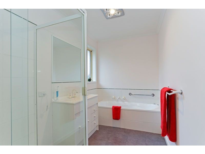 117 Fourth Avenue, Rosebud VIC 3939