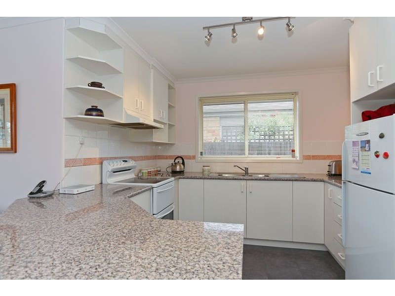 117 Fourth Avenue, Rosebud VIC 3939