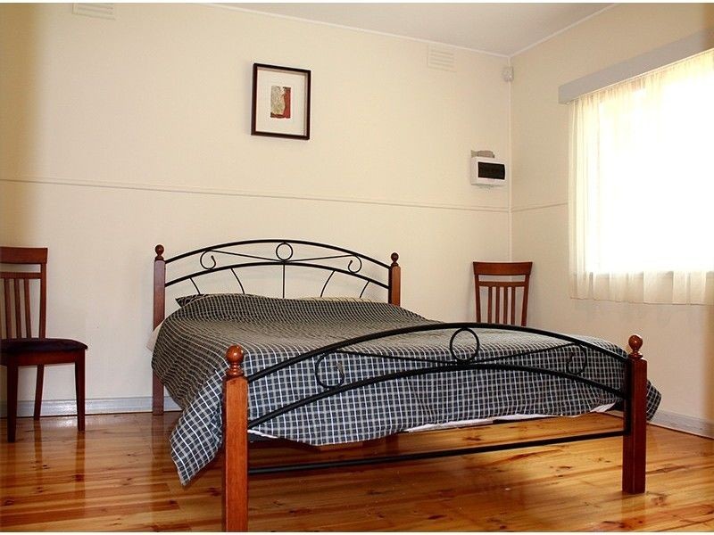 42 Broadway, Rosebud West VIC 3940