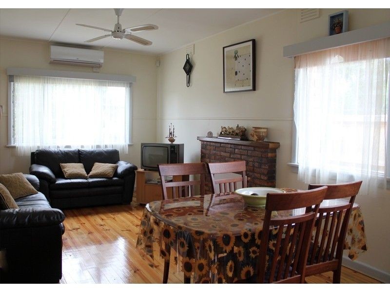 42 Broadway, Rosebud West VIC 3940