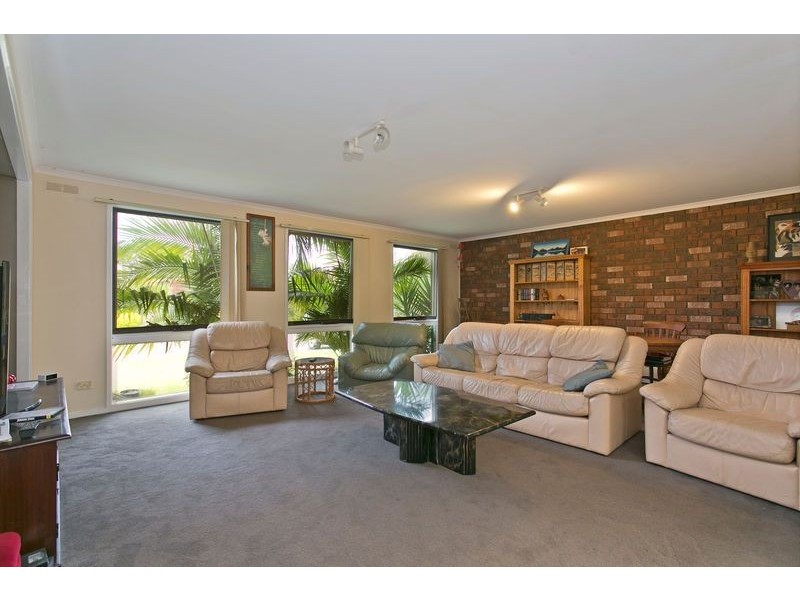 24 Carcoola Court, Rosebud VIC 3939