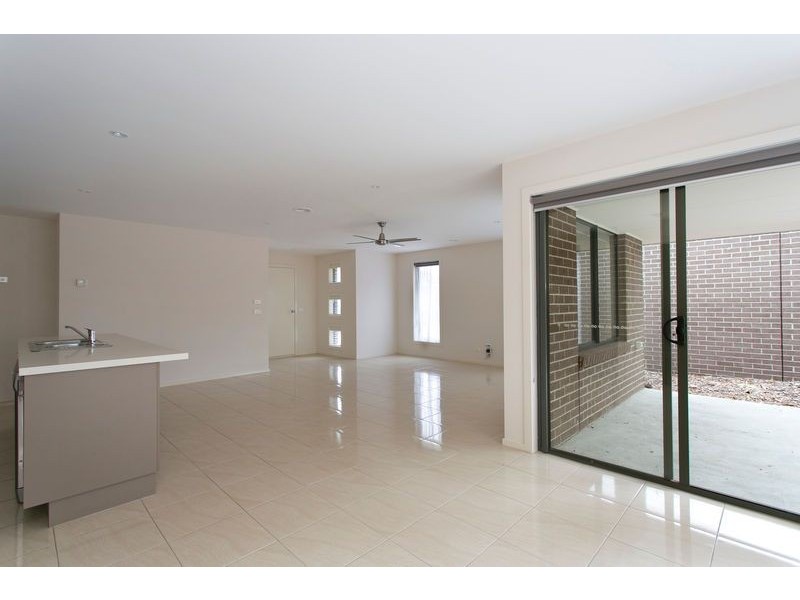 2/1 Teal Street, Rosebud West VIC 3940