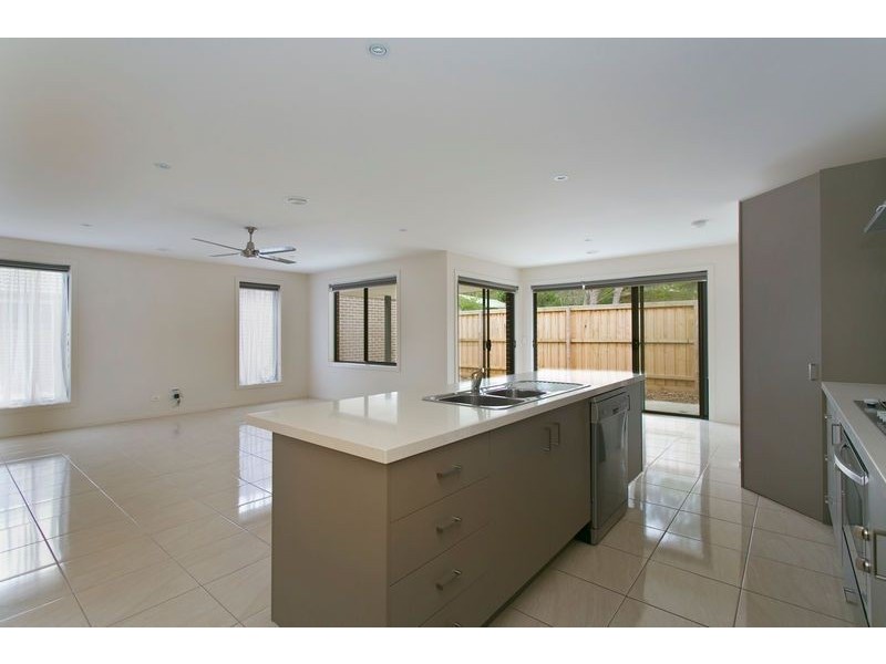 2/1 Teal Street, Rosebud West VIC 3940