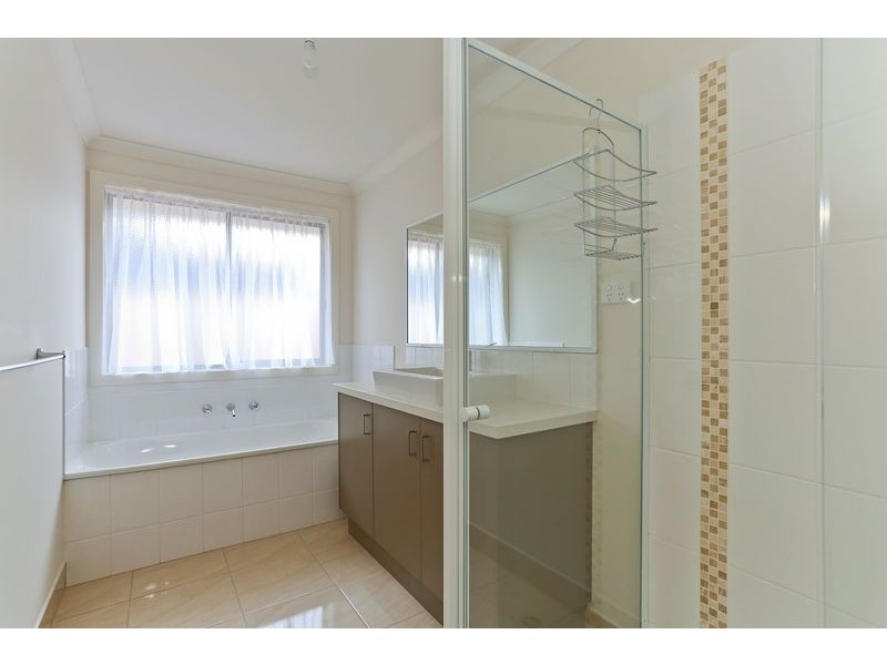 2/1 Teal Street, Rosebud West VIC 3940