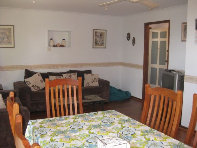 110 Fourth Avenue, Rosebud VIC 3939