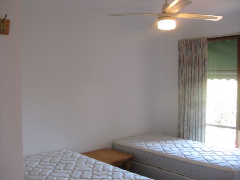 110 Fourth Avenue, Rosebud VIC 3939