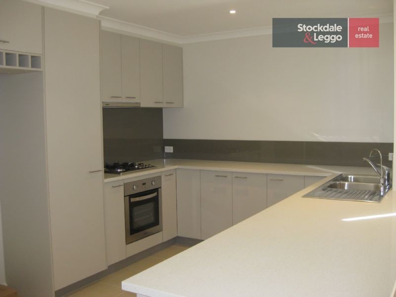 21 Rose Street, Rosebud West VIC 3940