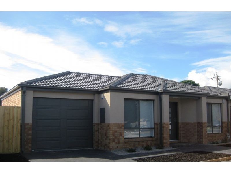 3/8 Broadway, Rosebud West VIC 3940