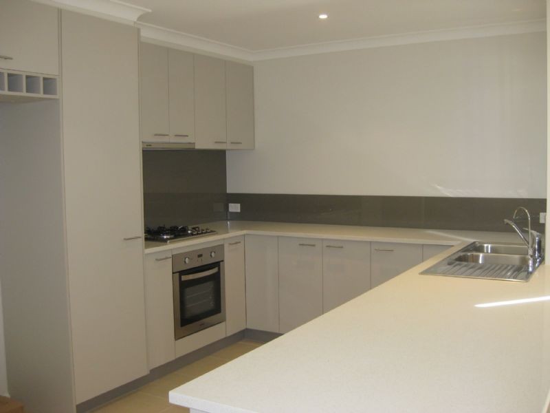8 Broadway, Rosebud West VIC 3940