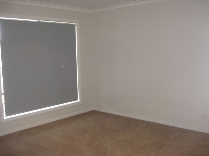8 Broadway, Rosebud West VIC 3940