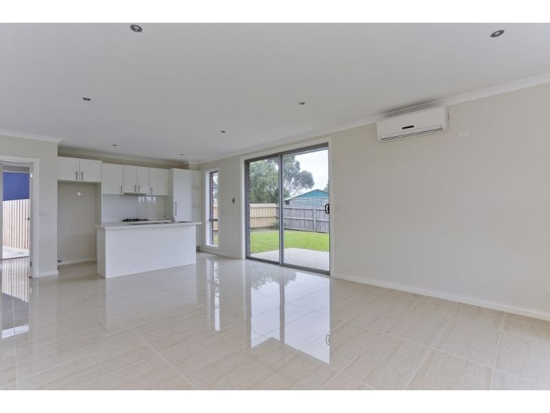 4/5 Cameron Street, Rosebud VIC 3939