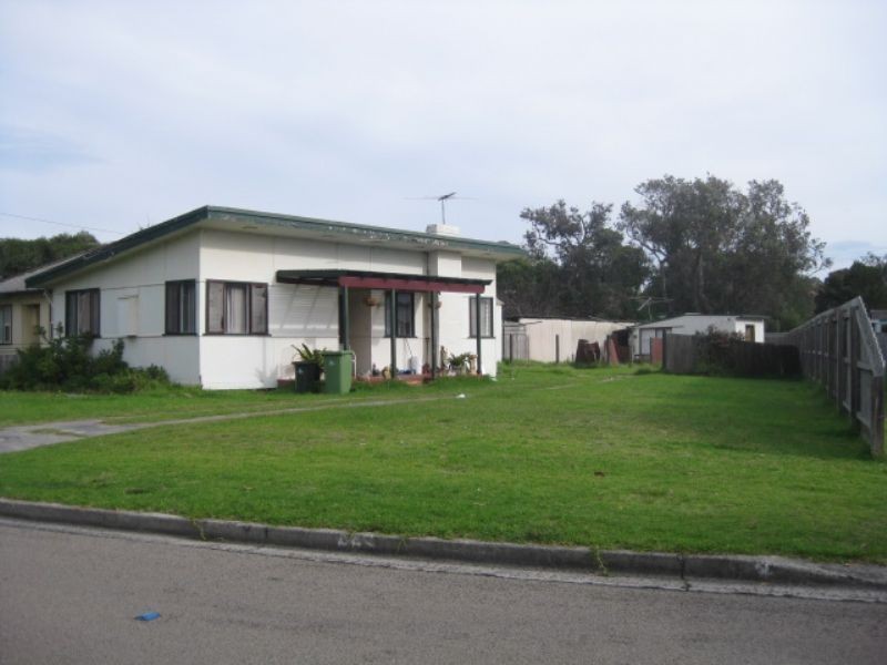 22 Capel Avenue, Rosebud West VIC 3940