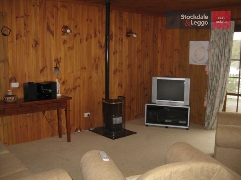 122 Seventh Avenue, Rosebud VIC 3939